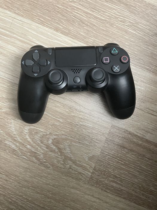 Playstation 4 с 3 контролера
