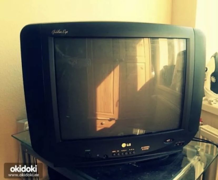 Продам рабочий  телевизор и другие вещи