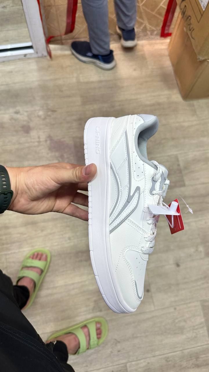Удобные и универсальные кроссовки  Li Ning мужские, белыеееееёееееееее