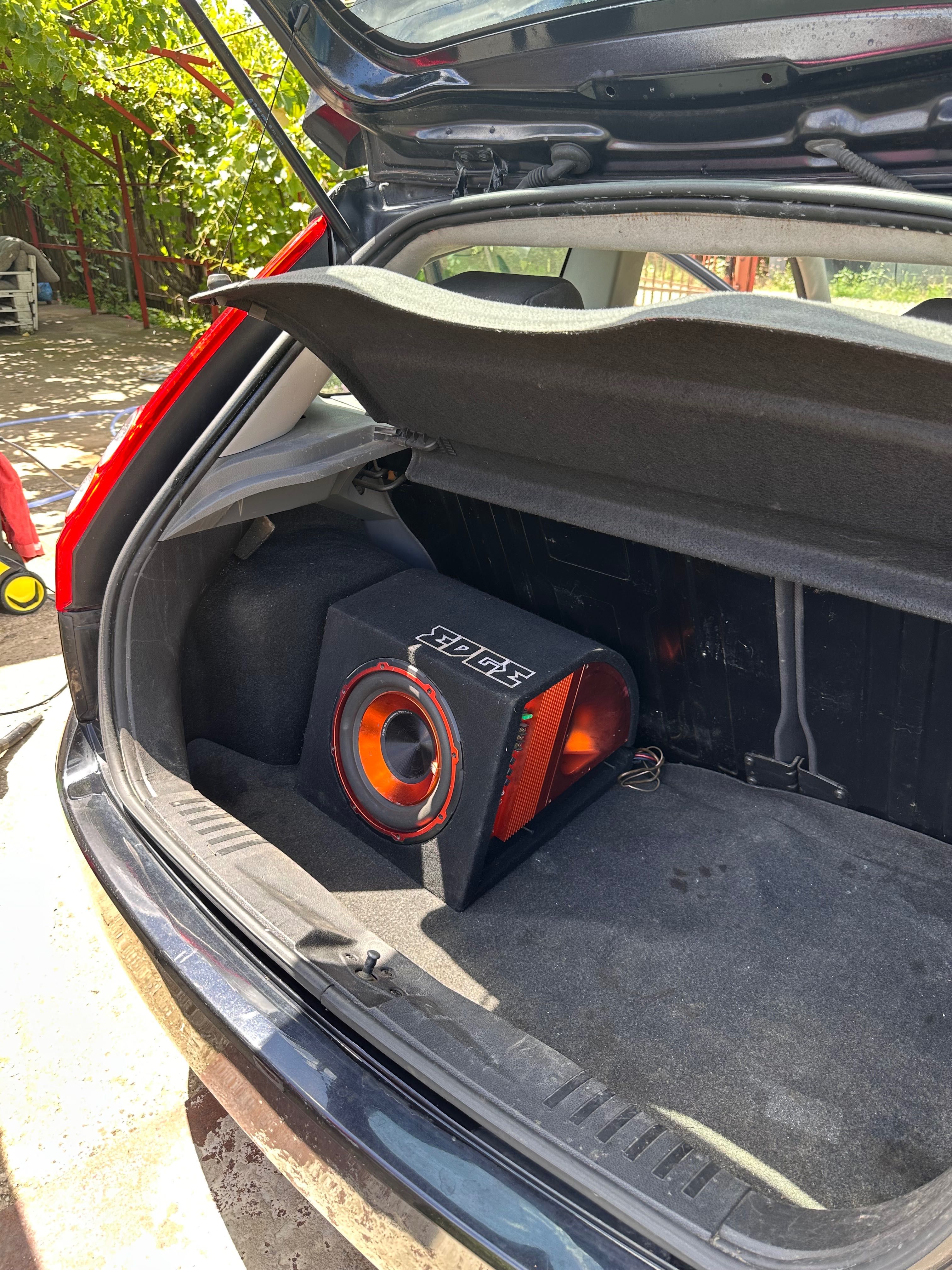 Vând ford fiesta,volan dreapta,înscrisă în Ro