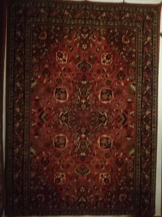 Продам большой настенный  шерстяной ковер