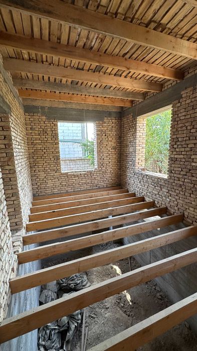 Продается 2-этажный, 6-комнатный кирпичный дом