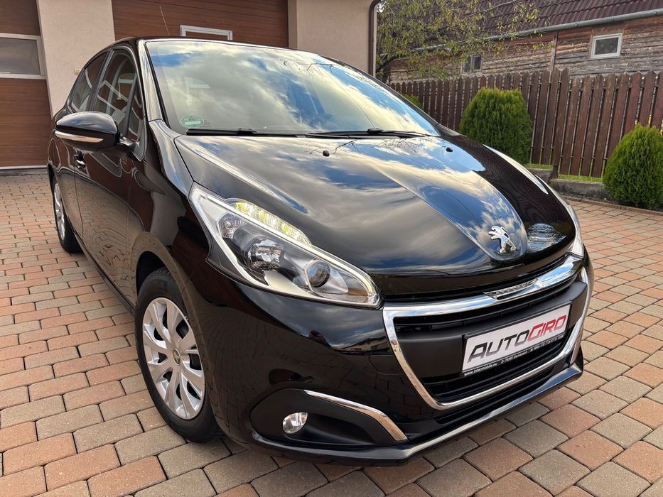 Peugeot 208 Peugeot 208 2017 Allure 1.2i/82 cp ! 102000 km orig ! Import DE