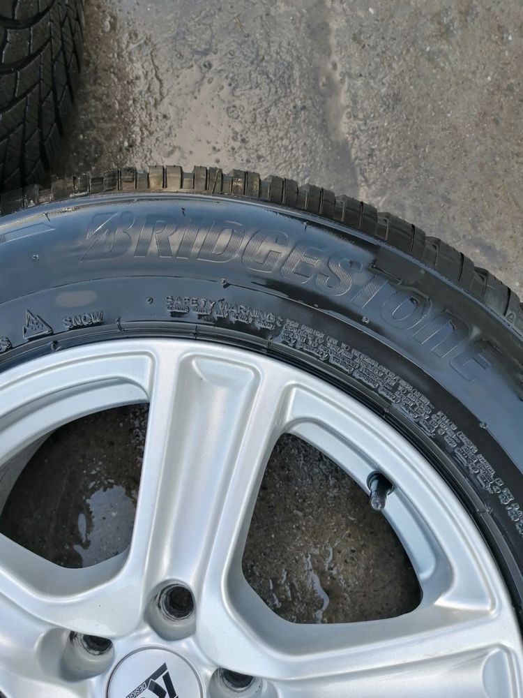 3 бр зимни гуми 215 65 16 Bridgestone