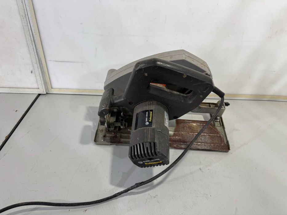 Ръчен циркуляр - B/D 1800 W / 235 mm
