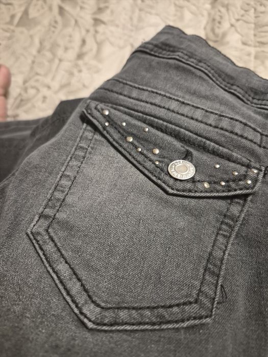 Дънки с камъчета