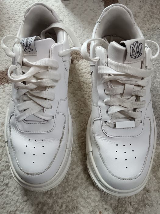 Papuci Nike albi