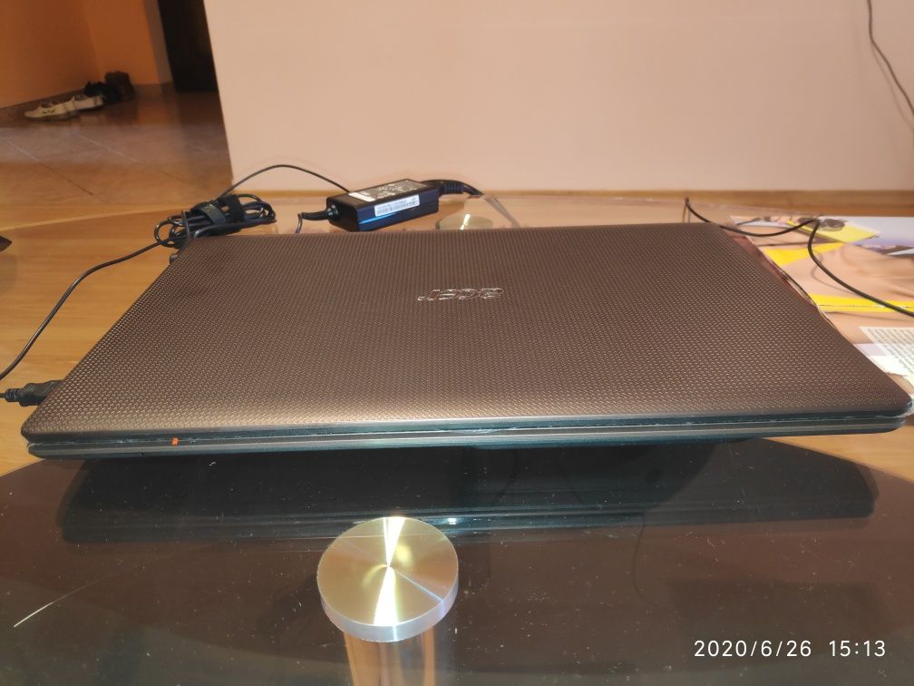 Vand laptop ACER ASPIRE 5253, in stare nouă, nefolosit.
