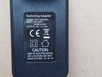 Incarcator alimentator 15v  2A in stare buna
Este testat