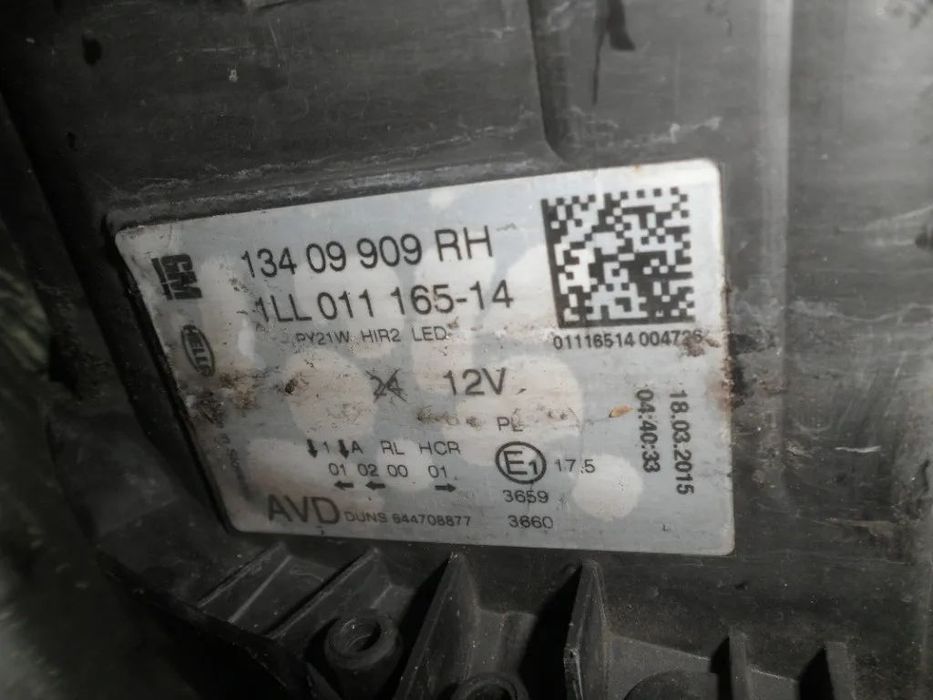 Far dreapta Opel Insignia facelift 2016 39031210 13409909