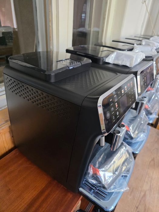 Expresor espressor Philips seria 5500 cappuccino