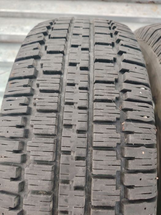 2 бр. 225 70 16 зимни гуми