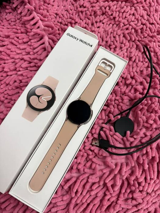 Электроные часы GALAXY WATCH4