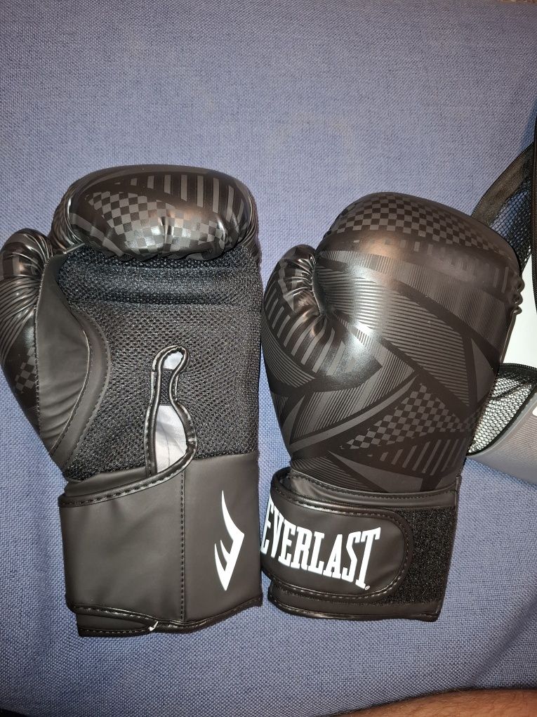Everlast spark boxing gloves боксови ръкавици