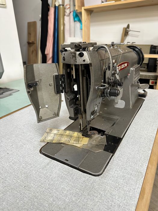 Двуиглова шевна машина за кожа
Consew Model 327RB-2 Made in Japan.