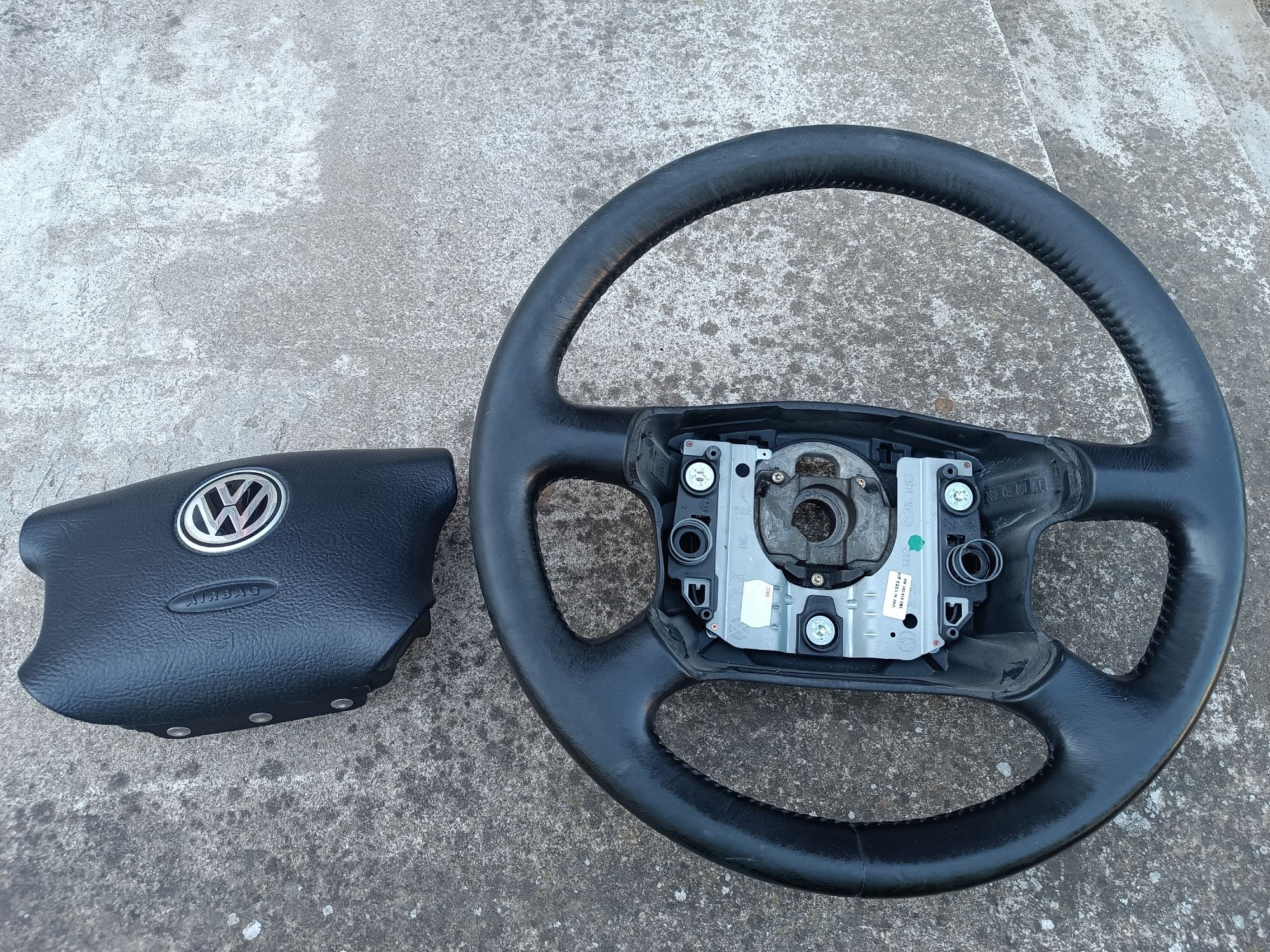 Четирилъчев Волан от VW Passat