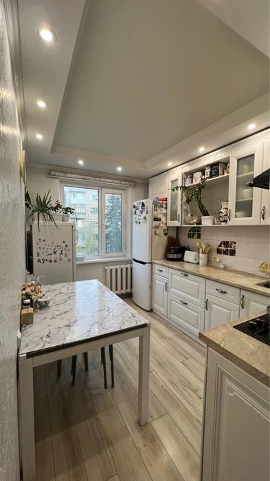 3 комнатная квартира возле университета Шокановского