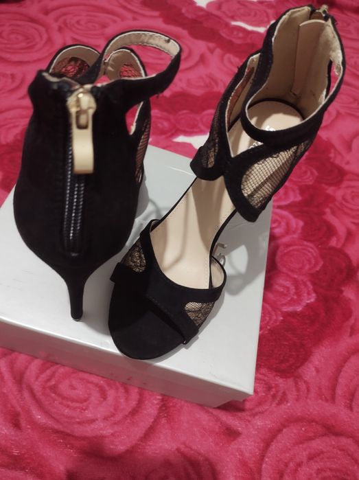 Pantofi superbi dama,cu dantela