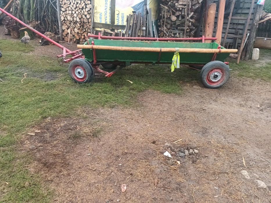 Vând faiton ușor de un cal nu are joc la butuci