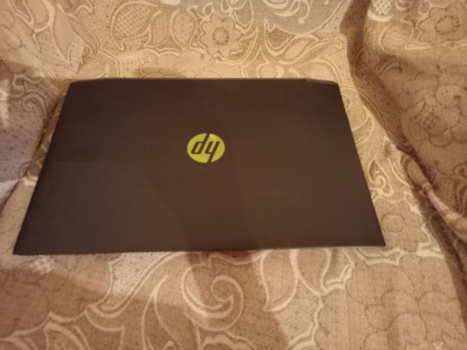 Продам ноутбук HP Pavilion Gaming Laptop 15-ec0031ur