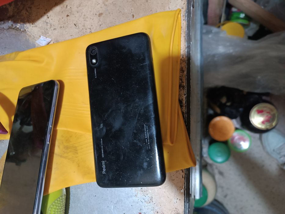 Старые телефоны.