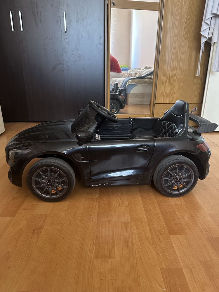Акумулаторна кола Mercedes AMG