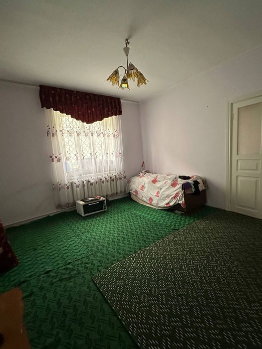 Jomboy tumanida 12 xonali yer uchastka sotiladi