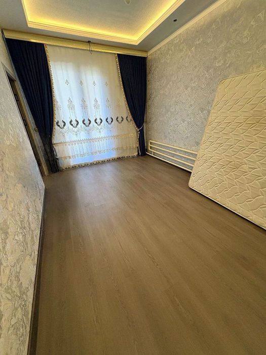 Chilonzor tumani gafur g'ulom parkinini yonida 2xonali kvartira bor.v