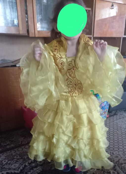 Продам нарядные платья