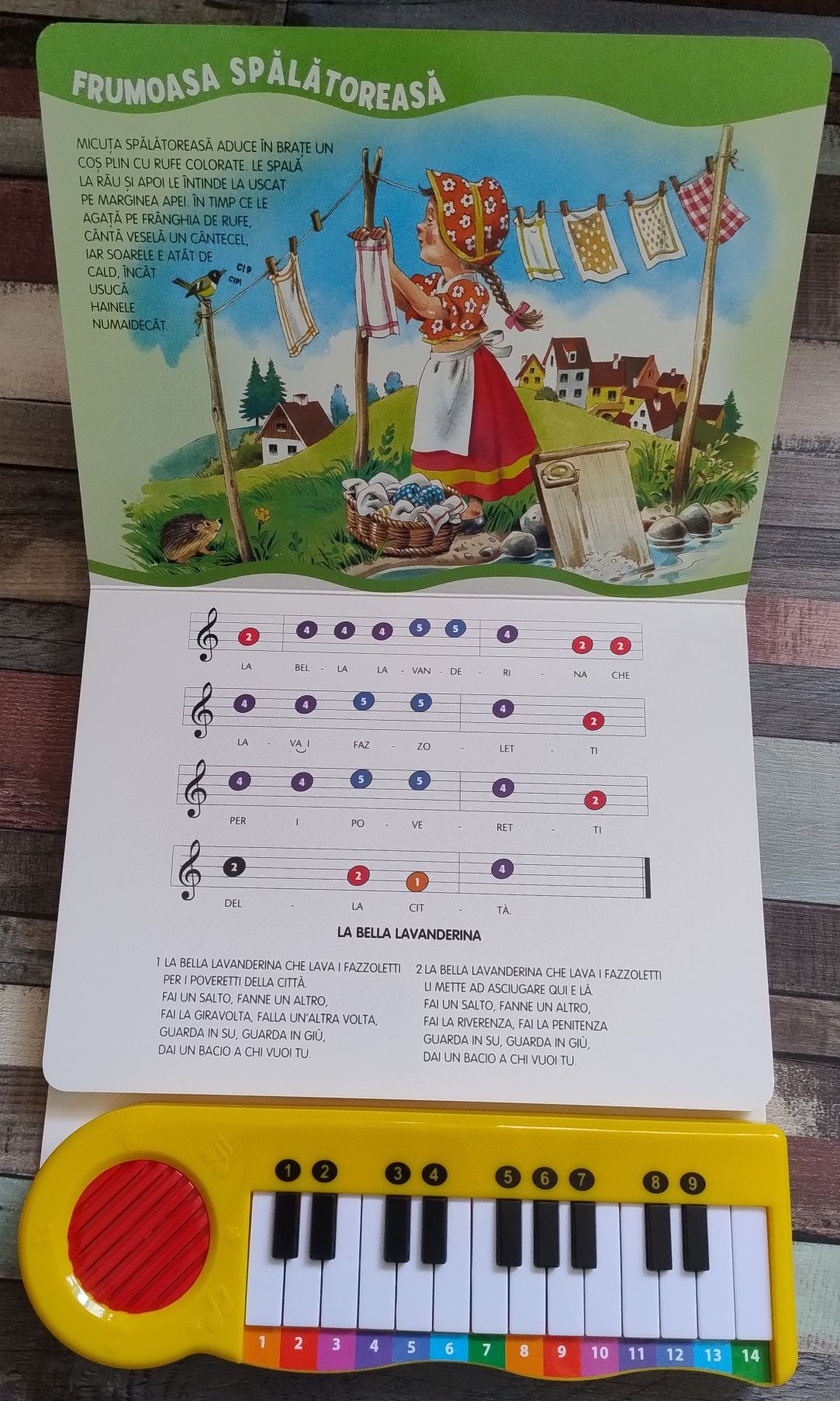 Carte cu pian, nouă , română-italiană