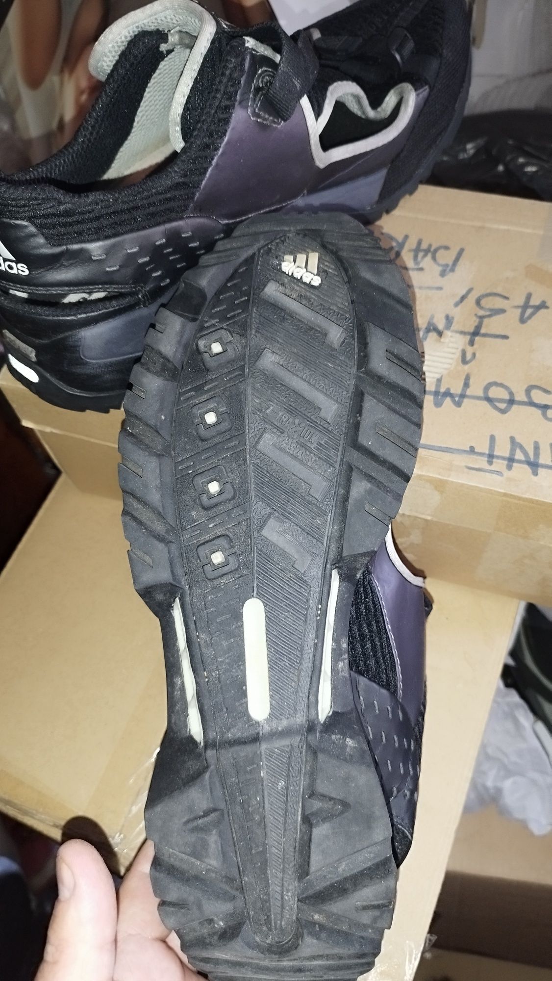 Pantofi drumeți decupati bărbați măr.48 ADIDAS.pentru VARĂ