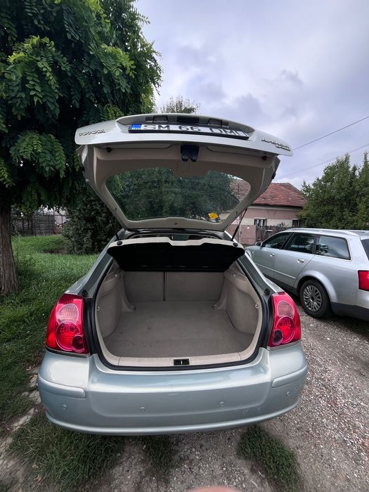 Toyota Avensis 2.2 D-CAT Business Edition