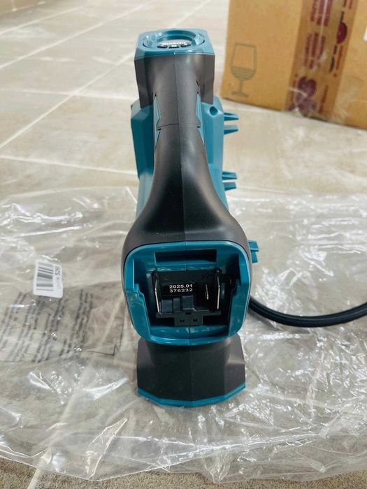 Compresor Makita DMP181Z 11,1 bar 18 V (fără baterie, fără încărcător)