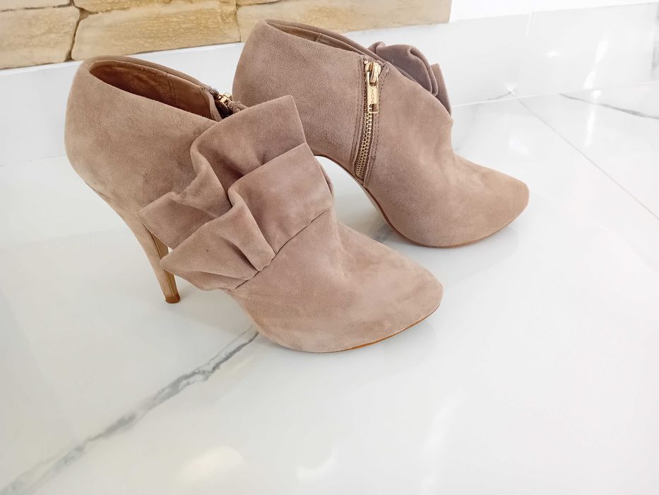 Botine piele intoarsa Zara