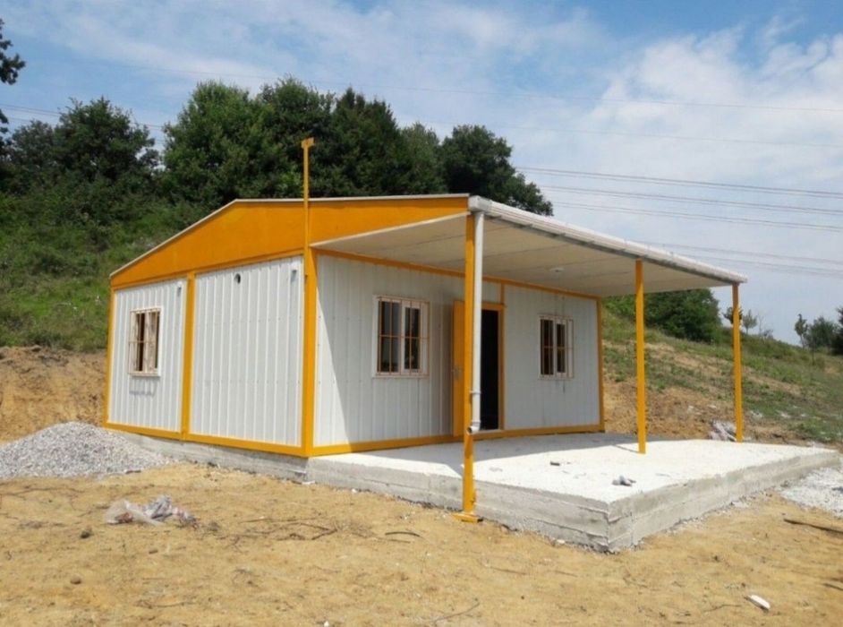 Vând casă tip container pe structură metalică