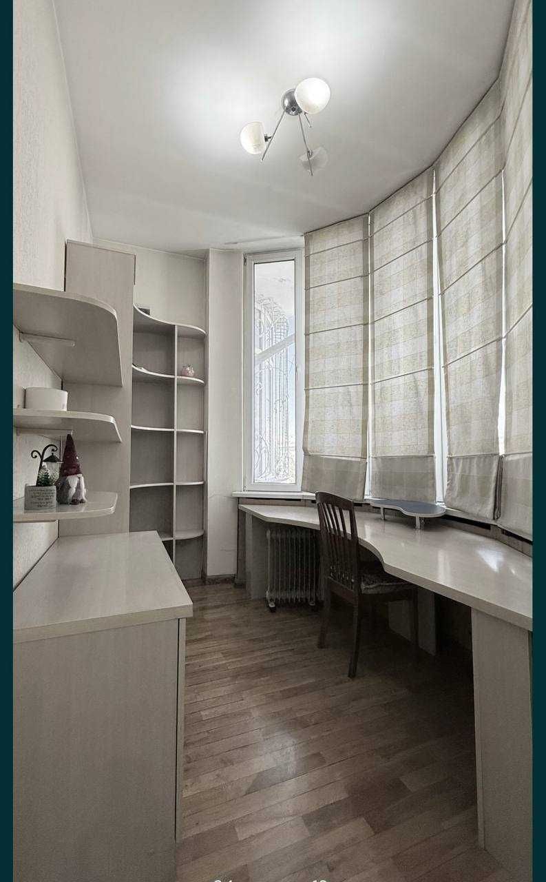 Сдаётся 4/4/5, улица Чехова, попугайчики, ориентир кафе Бон. ID: 56397