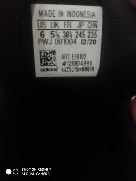 Обувки Adidas. Черно-Бели