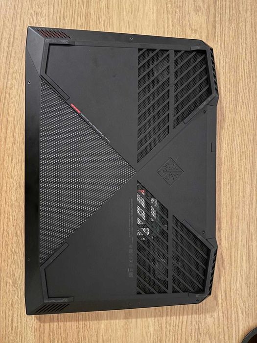 Laptop Gaming OMEN by HP 15-dc1036nq – Performanță excelentă