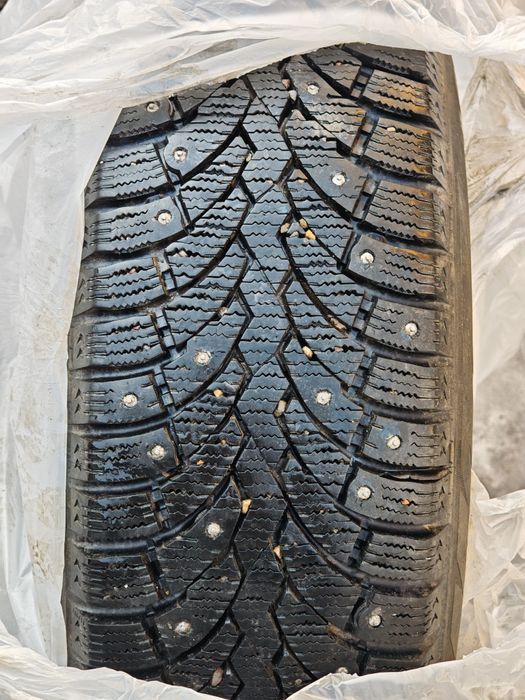 Шипованные шины! R15.