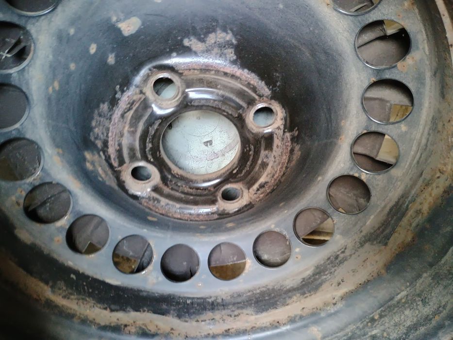 Vând jante tabla pe 15