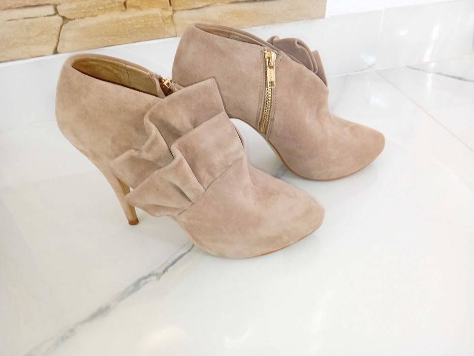Botine piele intoarsa Zara