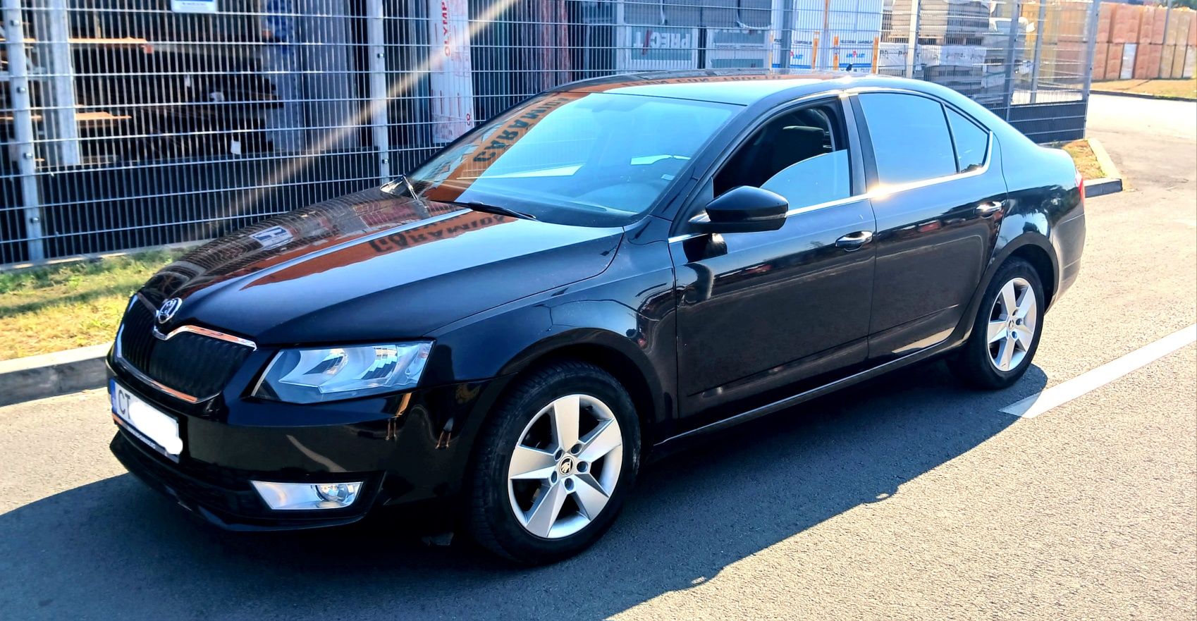 Vând Octavia 1.6tdi
