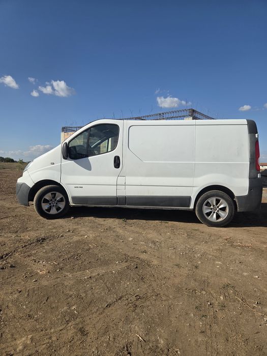 Vând Renault trafic 2