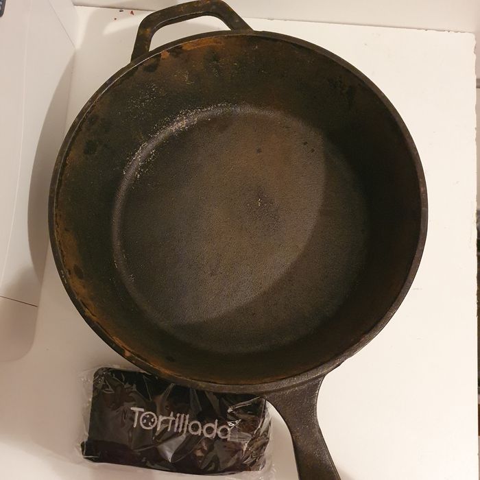 Tigaie inalta cu capac 2in1, fonta, capacitate 3.5l