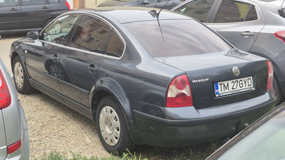 Vand Vw Passat b5.5 2002 1.6 Benzina