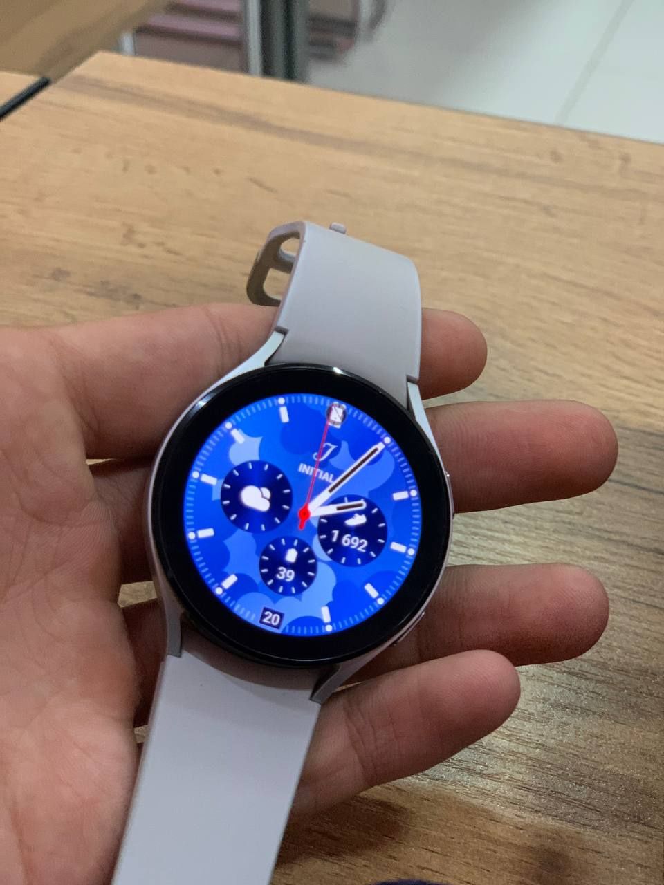 Galaxy watch 4 silver 44mm