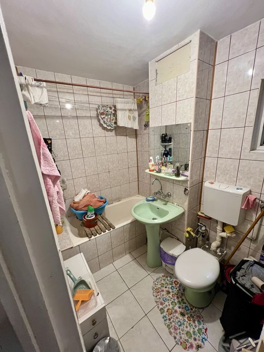 Apartament 3 camere, strada Zimbrului etaj 2/4