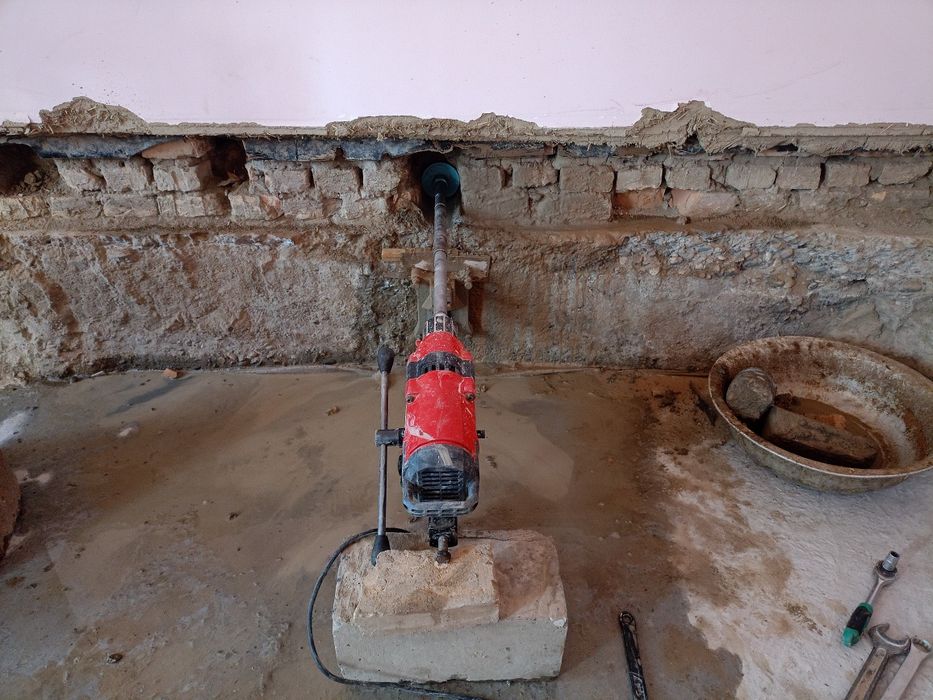 Бетон тешамиз канализация турбалар утказишга  тешик очамиз теш