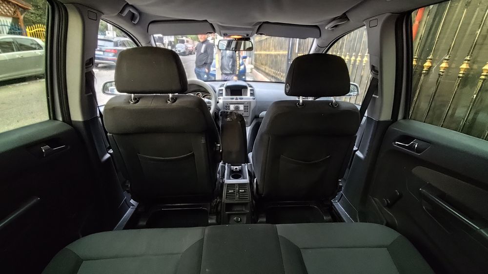 Opel zafira 1.9 .