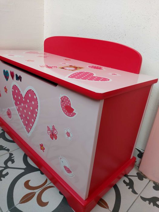 Детски скрин, пейка